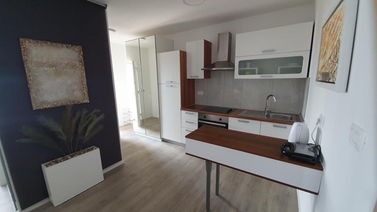 Divine View Apartma 니바이스 외부 사진