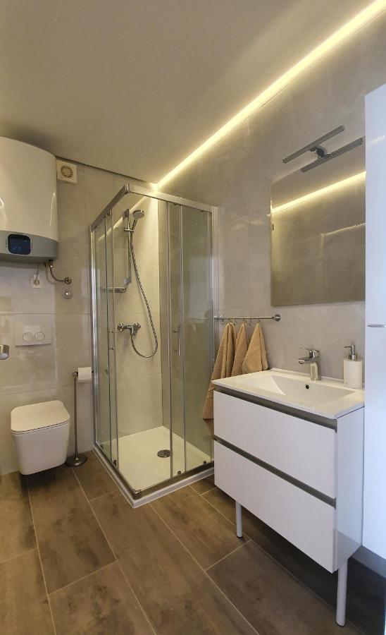 Divine View Apartma 니바이스 외부 사진